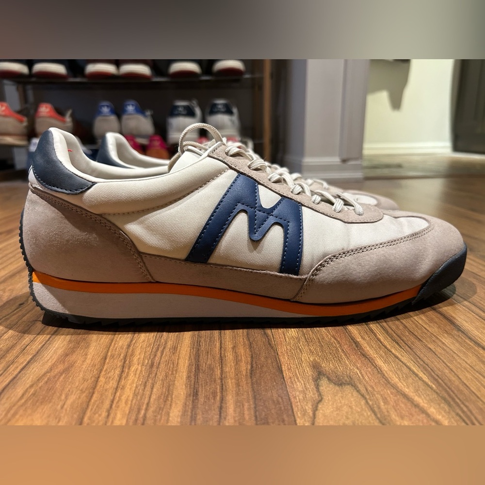 Karhu White and Navy Men's Sneakers